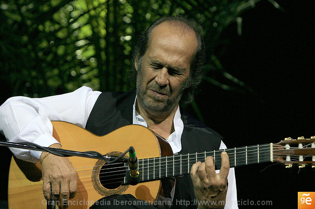Muere Paco de Lucía, maestro de los guitarristas flamencos, a los 66 años
