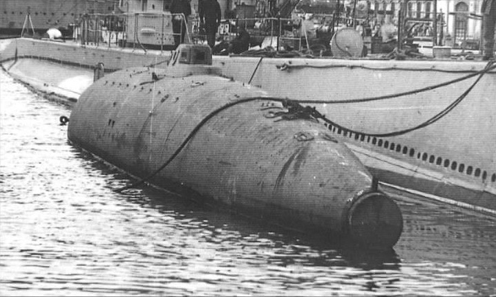 España, 8 de septiembre de 1888, botadura del submarino de Isaac Peral