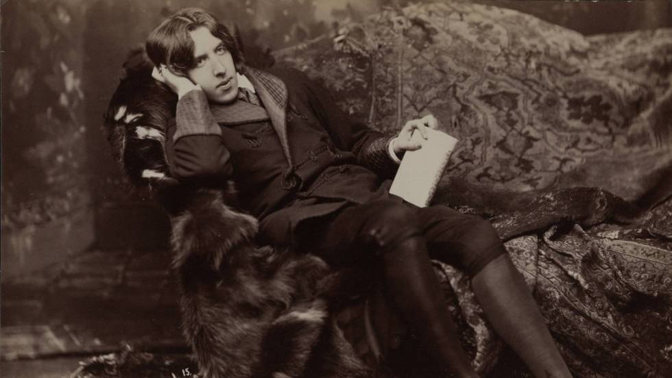 Tal día como hoy muere Oscar Wilde, escritor, poeta y dramaturgo británico-irlandés.
