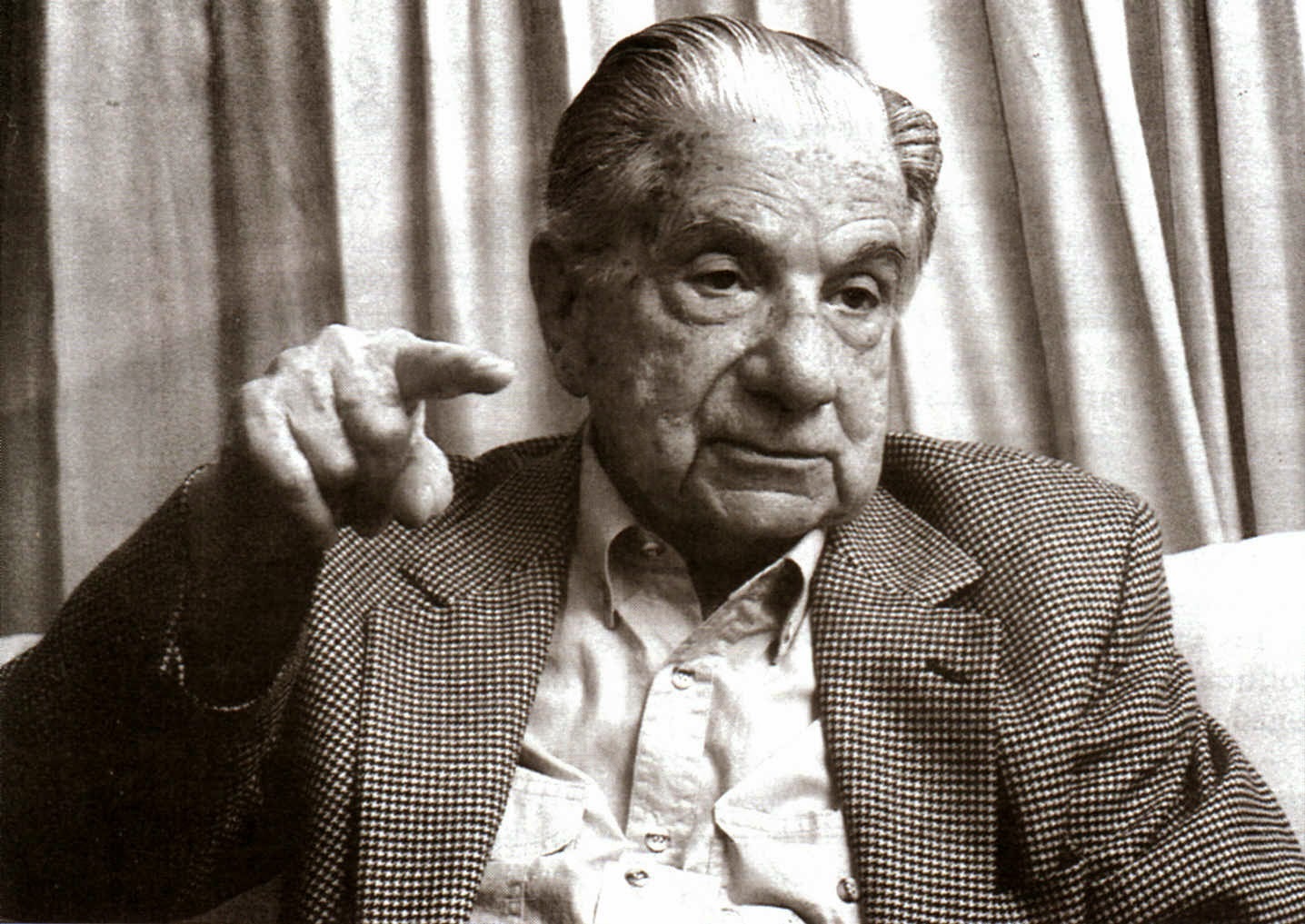 Centenario del nacimiento del escritor paraguayo Augusto Roa Bastos